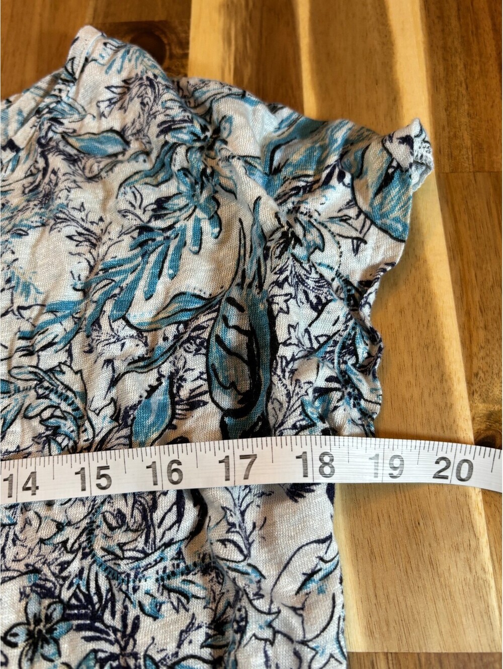 Tahari Women’s L 100% Linen Blue Bird Floral Button Front Coastal Top (2185) - Picture 6 of 7